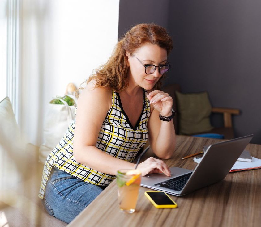 woman-with-a-laptop-1